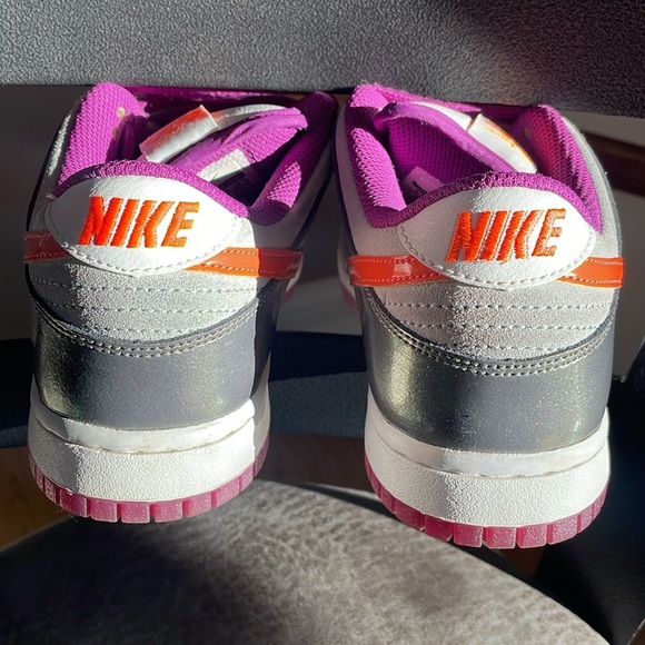 2011 Nike Dunk Low 6 Women's
Purple Orange Vintage 
Rare Excellent cond!!! - Picture 5 of 9